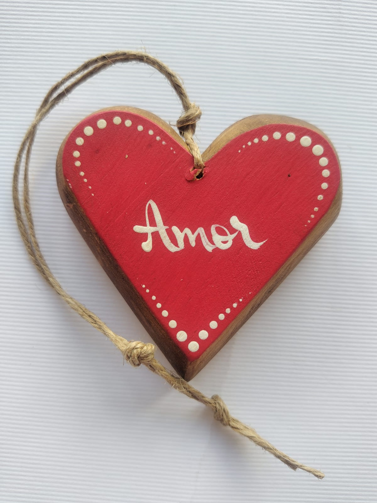 Coração De Madeira Pintado Cor Vermelho Peq - Amor ( 8 x 8 x 2 cm )