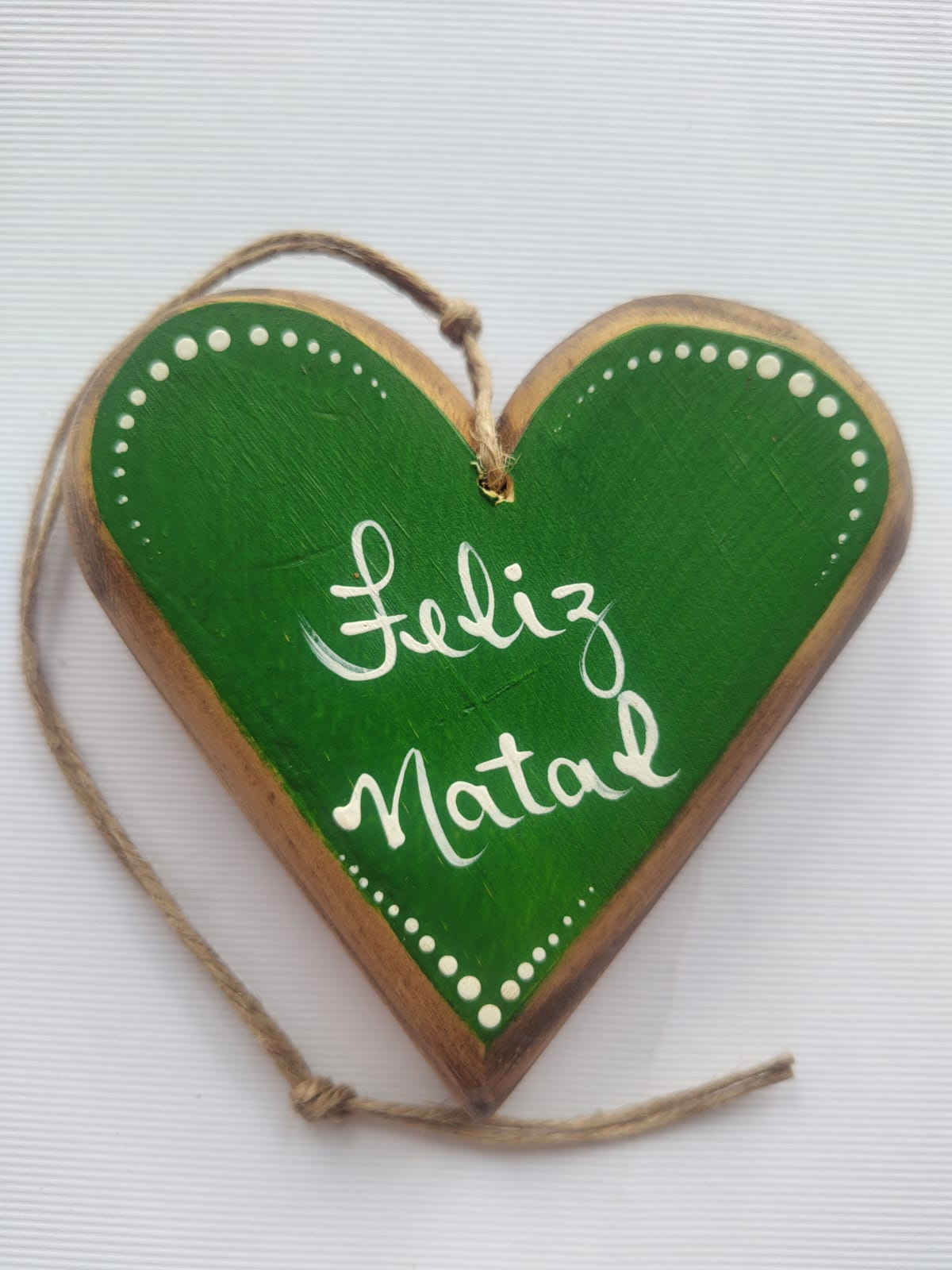 Coração De Madeira Pintado Cor Verde - Feliz Natal ( 11 x 11 x 2,5 cm )